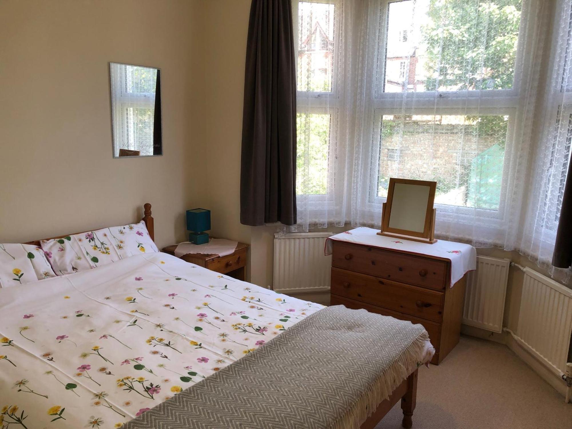 Spacious West London 2 Bedroom Apartment Экстерьер фото